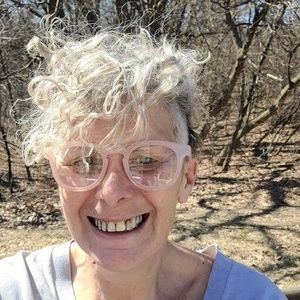 Meet your Posher, Ella